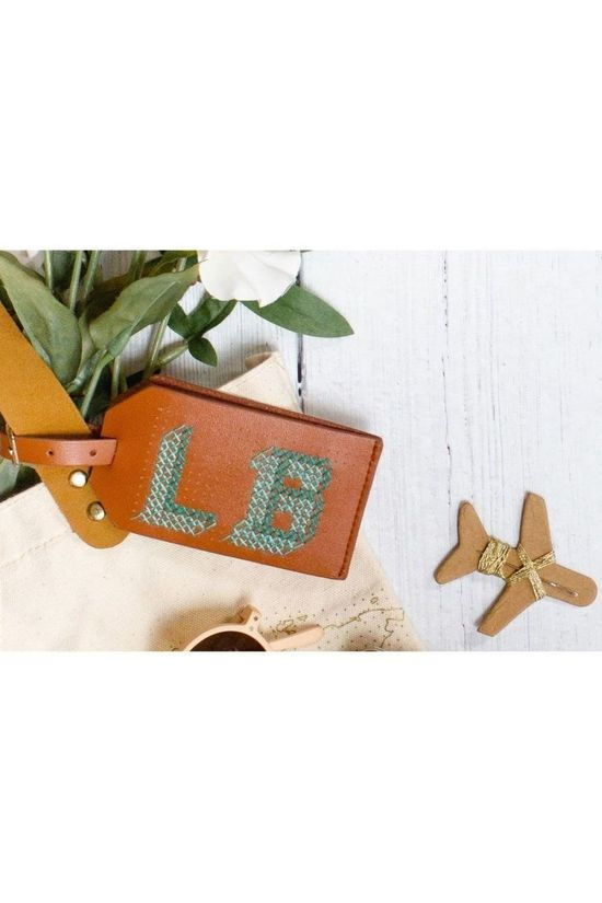 Chasing Threads Gadget Stitch Luggage Tag mid brown
