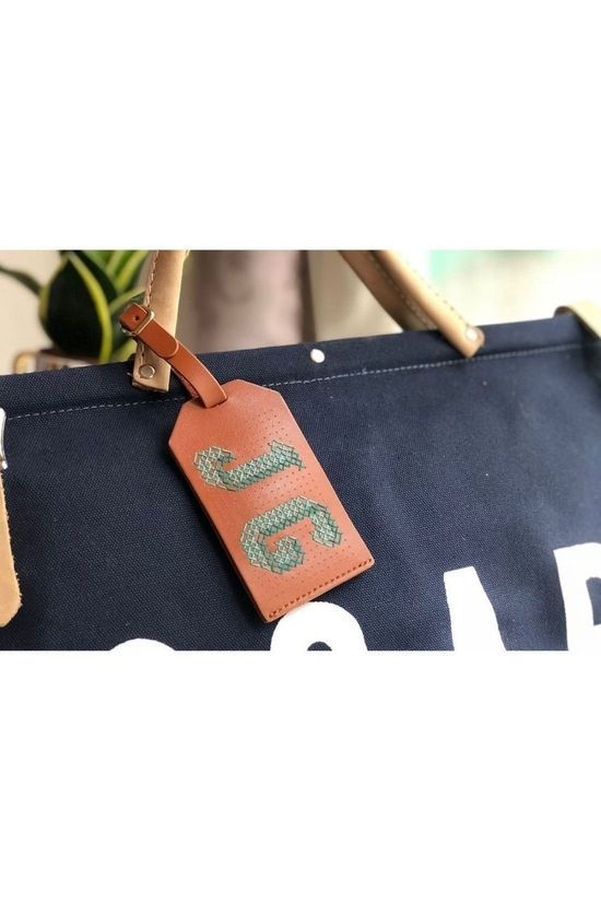 Chasing Threads Gadget Stitch Luggage Tag mid brown