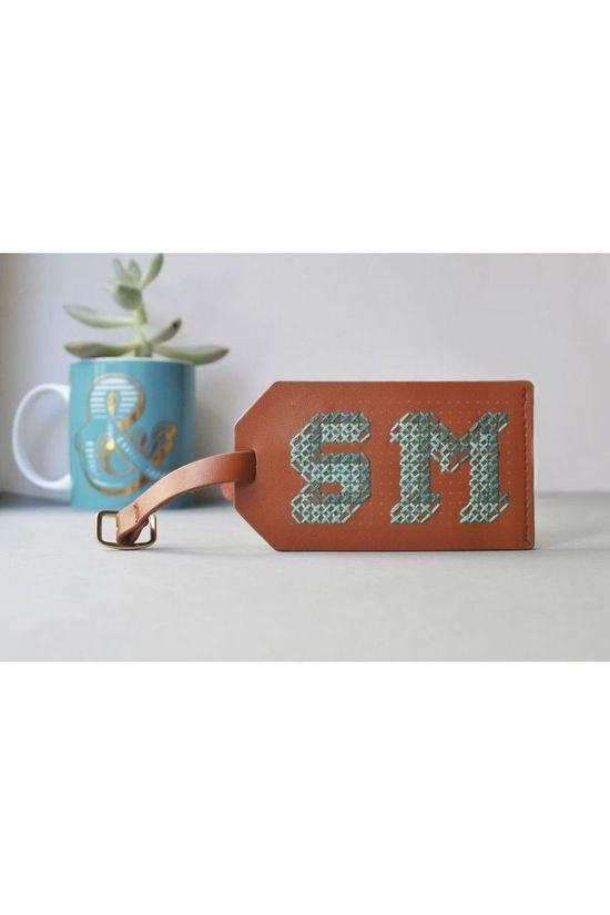Chasing Threads Gadget Stitch Luggage Tag mid brown