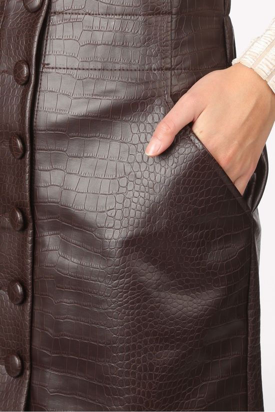 B.Young Rok Bycroco dark brown