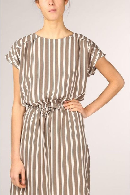 Vero Moda Robe Vmsasha Bali S/S Ga Aop mid khaki/white