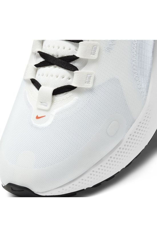 Nike Schoen Escape Run white/gold