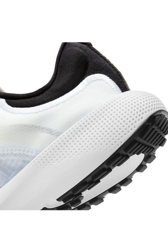 Nike Schoen Escape Run white/gold