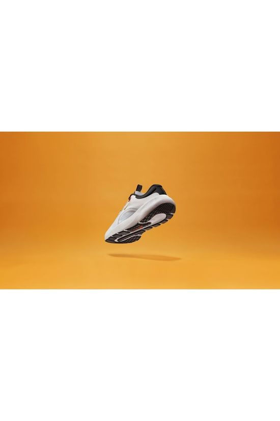 Nike Schoen Escape Run white/gold